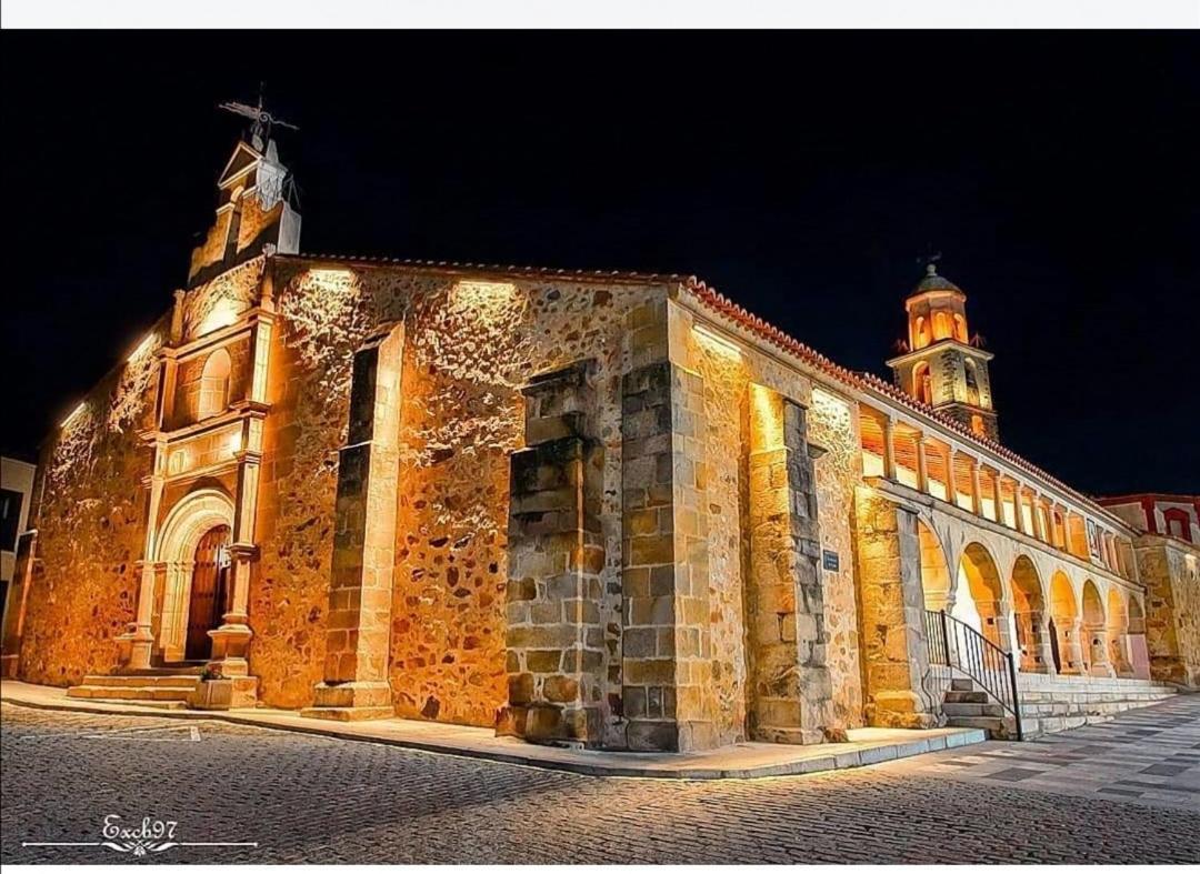 Casa Rural La Plaza Almoharín Kültér fotó